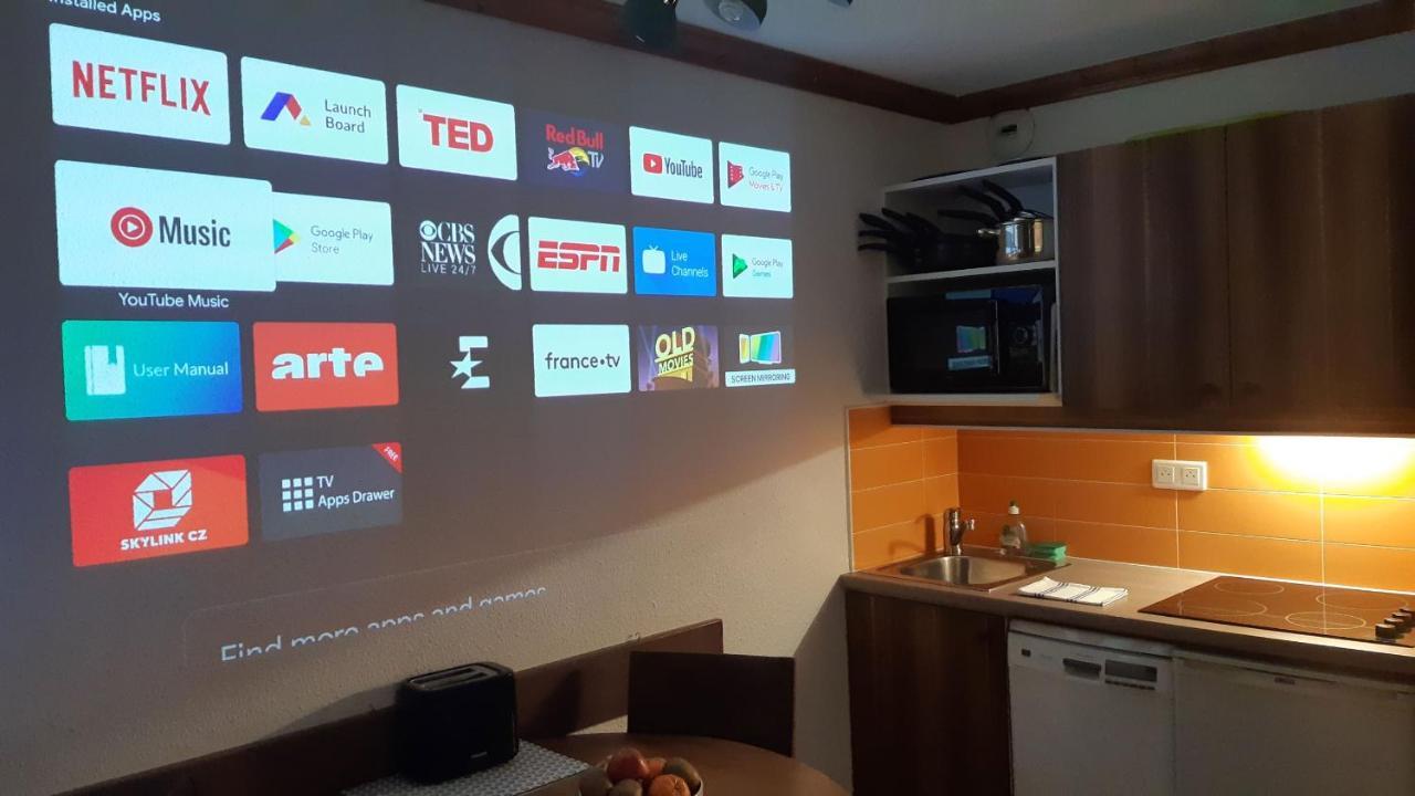 Superb View+Swim Pool+Smart Tv+Netflix+Projector Daire Huez Dış mekan fotoğraf
